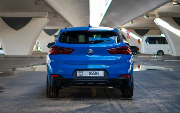 Blue BMW X2 Photo 5