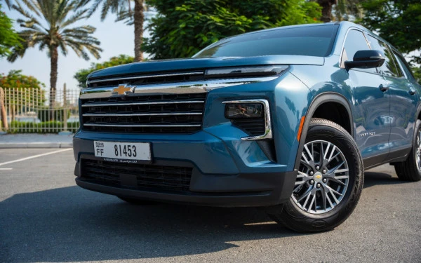 Blue Chevrolet Traverse Photo 15