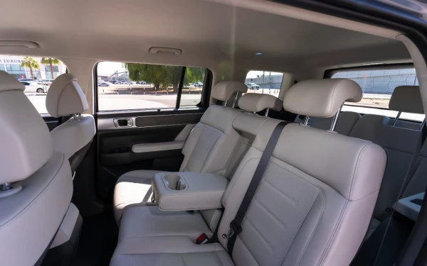 Blue Hyundai Santa Fe Photo 7