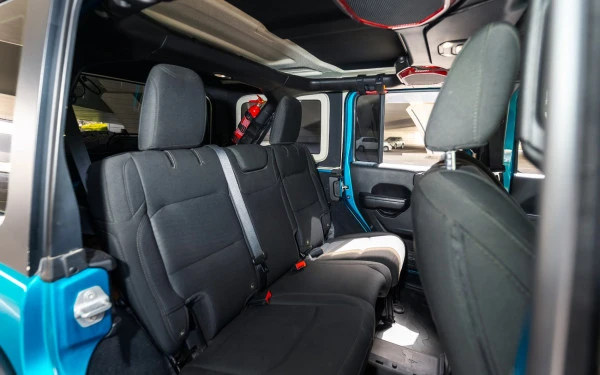 Blue Jeep Wrangler Limited Sport Edition convertible Photo 5