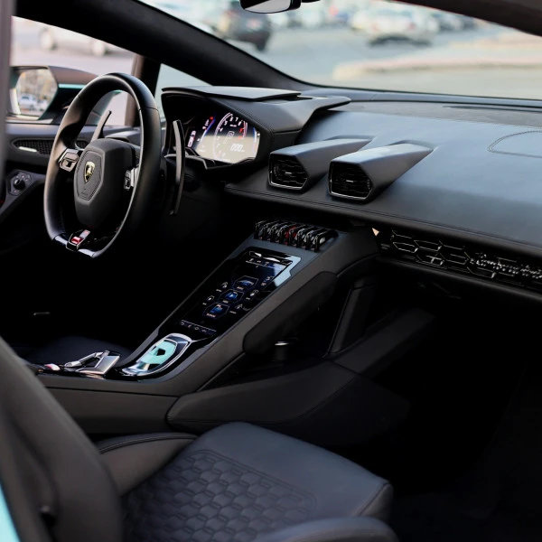 Blue Lamborghini Huracan Photo 6