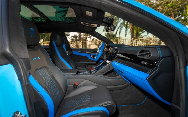 Blue Lamborghini Urus Photo 19