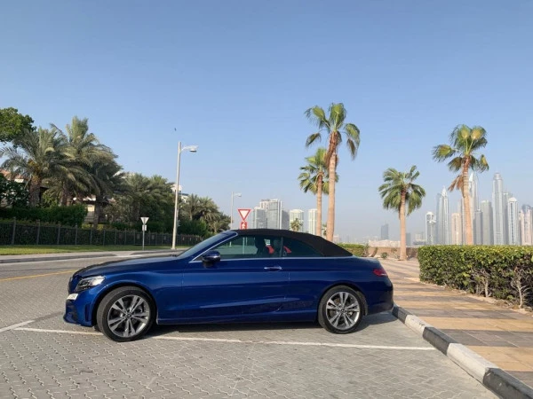 Blue Mercedes C300 cabrio Photo 6
