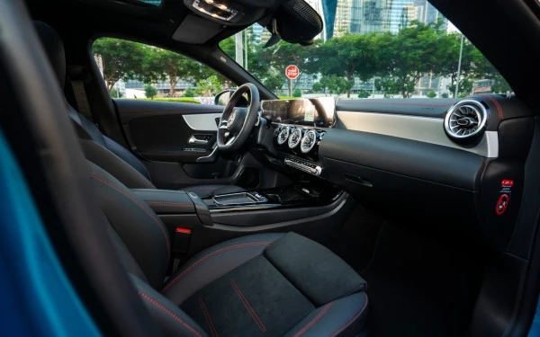 Blue Mercedes CLA200 Photo 14