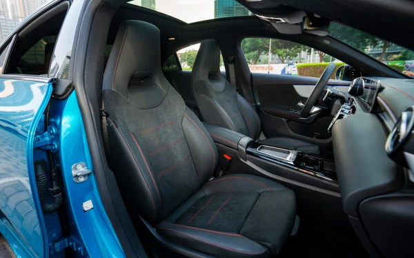 Blue Mercedes CLA200 Photo 18