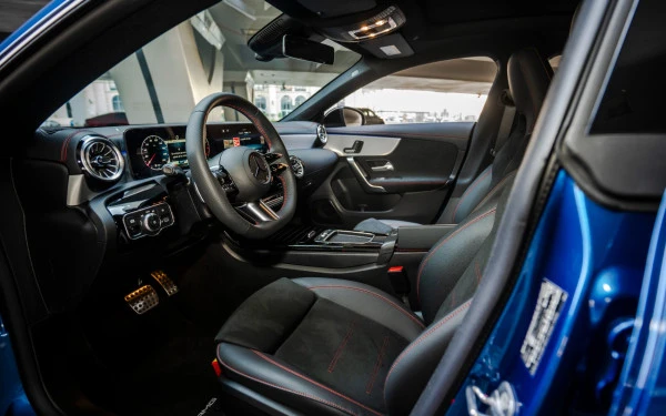 Blue Mercedes CLA200 Photo 15