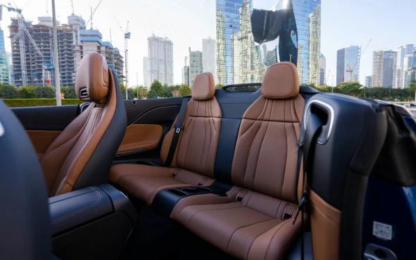 Blue Mercedes CLE 200 AMG cabriolet/convertible Photo 6