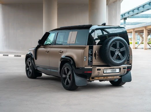 Brown Range Rover Defender V6 X Photo 3