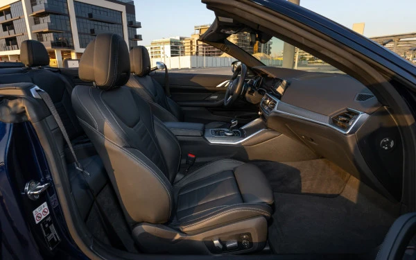 Dark Blue BMW 430i cabrio Photo 6