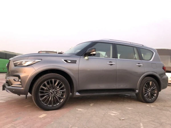Dark Grey Infiniti QX 80 Photo 7