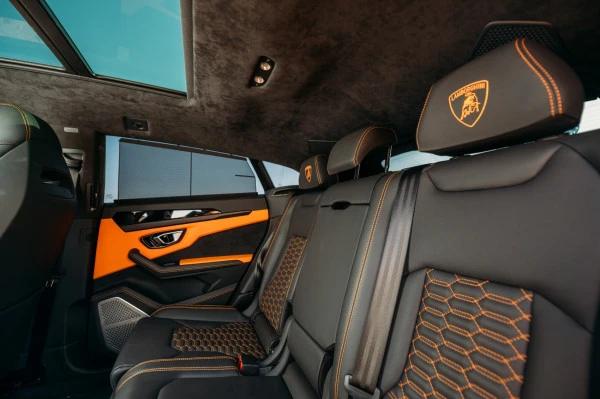 Dark Grey Lamborghini Urus Photo 7