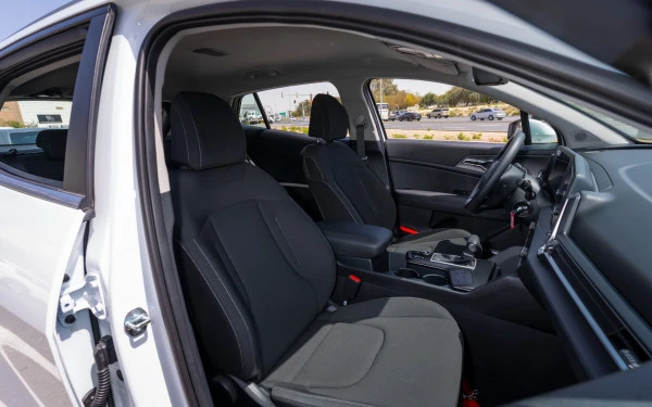 White KIA Sportage Photo 6