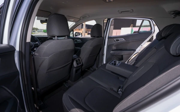 White KIA Sportage Photo 9