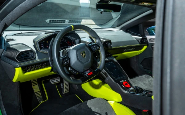 Green Lamborghini Huracan Tecnica Photo 14