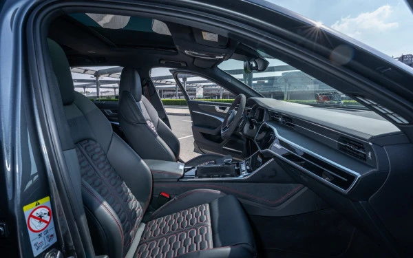 Grey Audi RS6 Photo 5