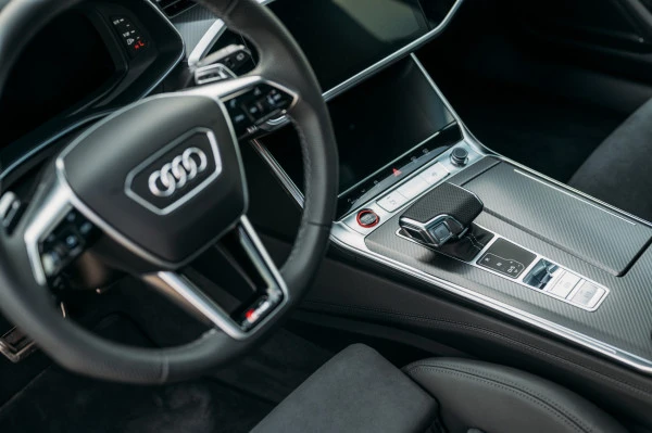 Grey Audi RS6 Photo 6