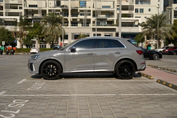 Audi RSQ3