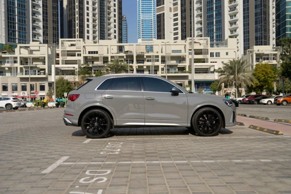 Grey Audi RSQ3 Photo 10