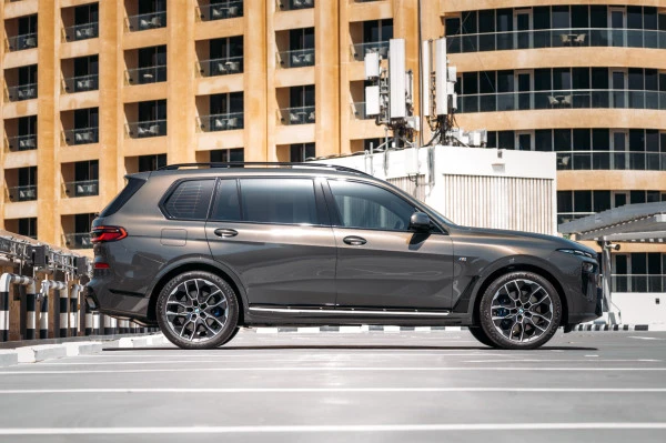 BMW X7 40i
