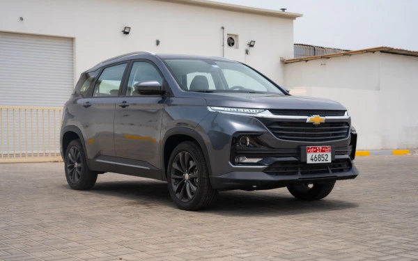 Grey Chevrolet Captiva Photo 2