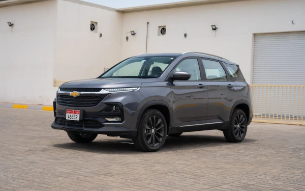 Grey Chevrolet Captiva Photo 3