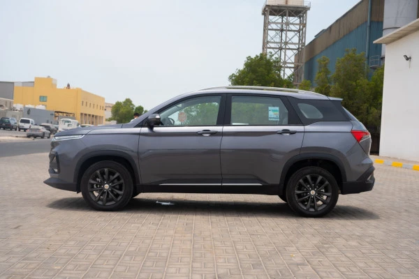 Grey Chevrolet Captiva Photo 4