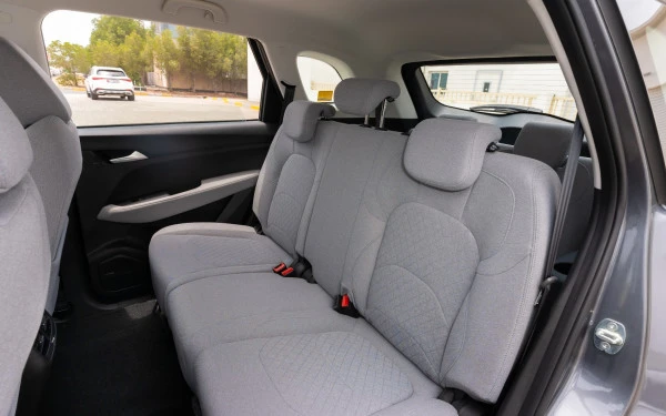 Grey Chevrolet Captiva Photo 6