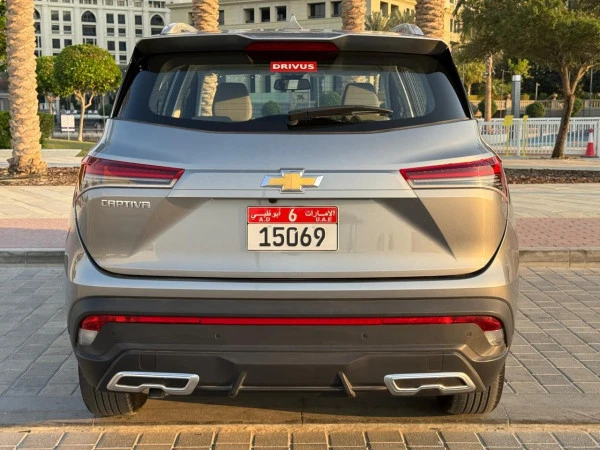Grey Chevrolet Captiva Photo 5