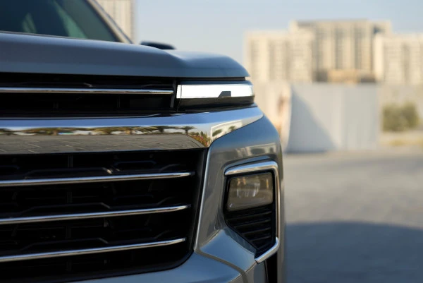 Grey Chevrolet Traverse Photo 5