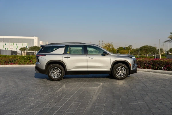 Grey Chevrolet Traverse Photo 8