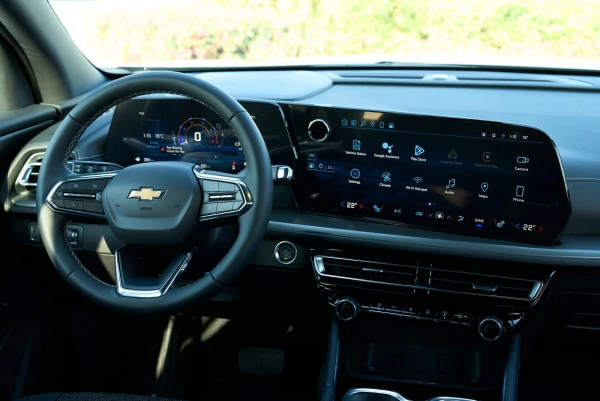 Grey Chevrolet Traverse Photo 14
