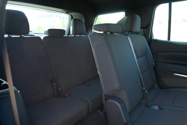 Grey Chevrolet Traverse Photo 16