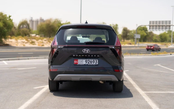 Grey Hyundai Stargazer Photo 5