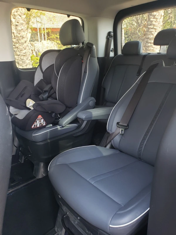 Grey Hyundai Staria 9S Comfort Photo 7