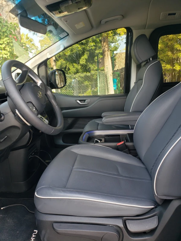 Grey Hyundai Staria 9S Comfort Photo 8
