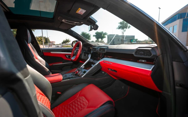 Grey Lamborghini Urus Photo 6
