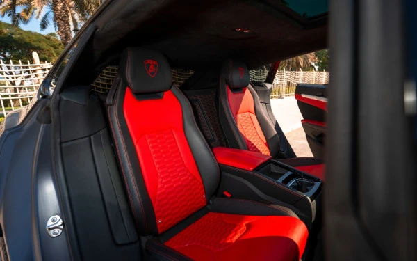Grey Lamborghini Urus Photo 9