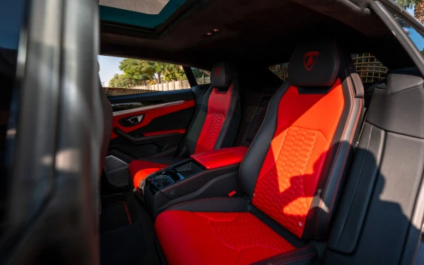 Grey Lamborghini Urus Photo 12