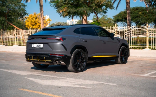 Grey Lamborghini Urus Photo 22