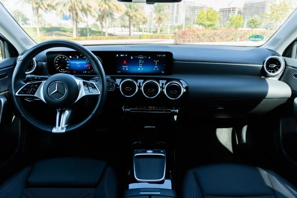 Grey Mercedes A180 Photo 7