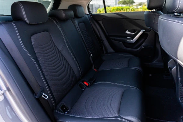 Grey Mercedes A180 Photo 10