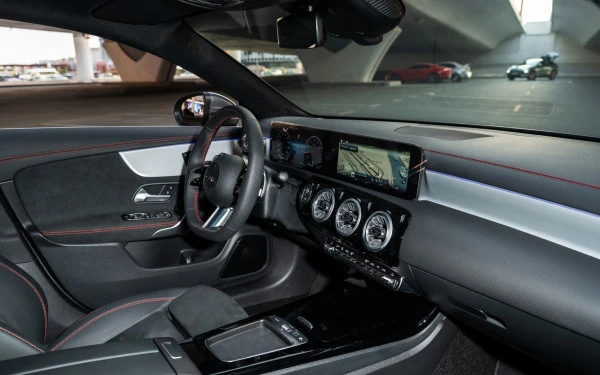 Grey Mercedes CLA200 Photo 13