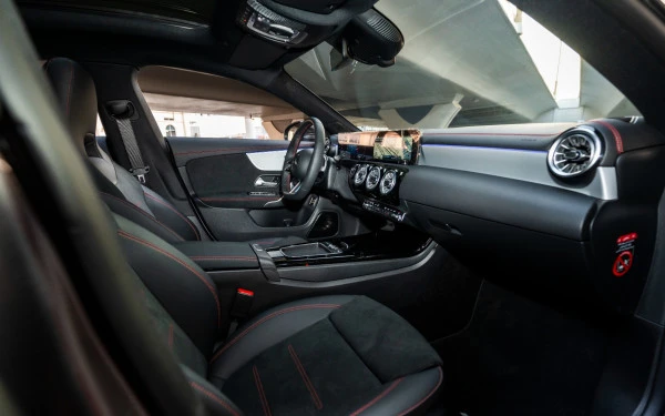 Grey Mercedes CLA200 Photo 14