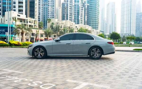 Mercedes E200