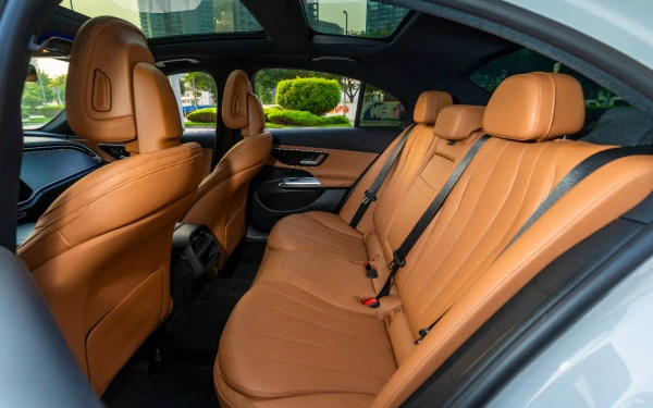 Grey Mercedes E200 Photo 12