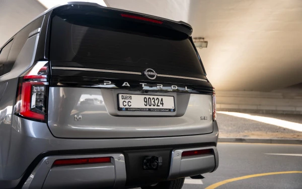 Grey Nissan Patrol SE Photo 5