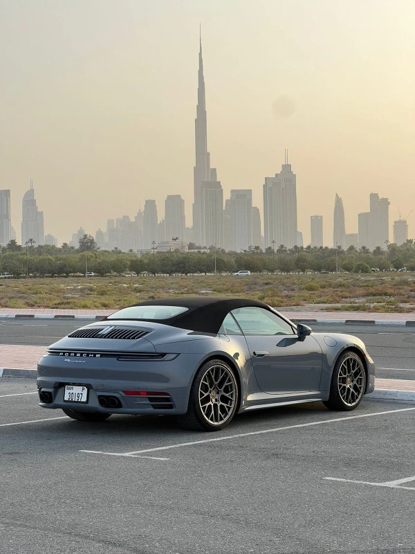Grey Porsche 911 / Carrera Photo 5
