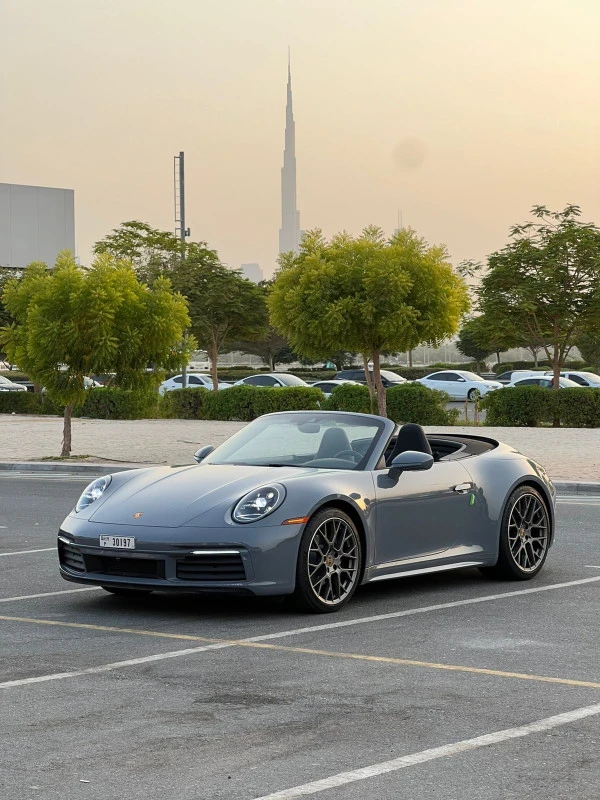 Grey Porsche 911 / Carrera Photo 6