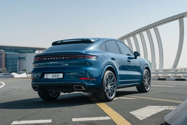 Grey Porsche Cayenne Photo 5