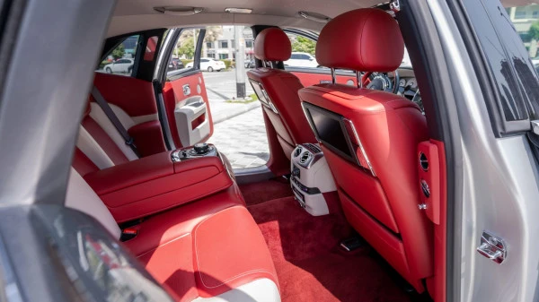 Silver Rolls Royce Ghost Photo 7